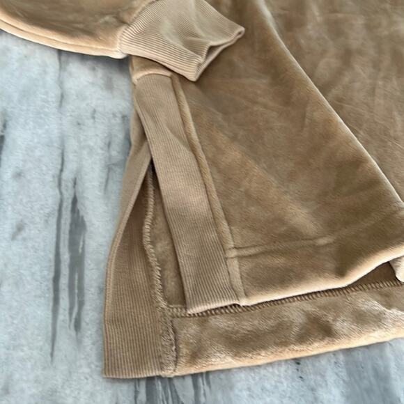 Tan Velour Plush Hooded Pullover Top Woman Size Medium NWT - Picture 7 of 10